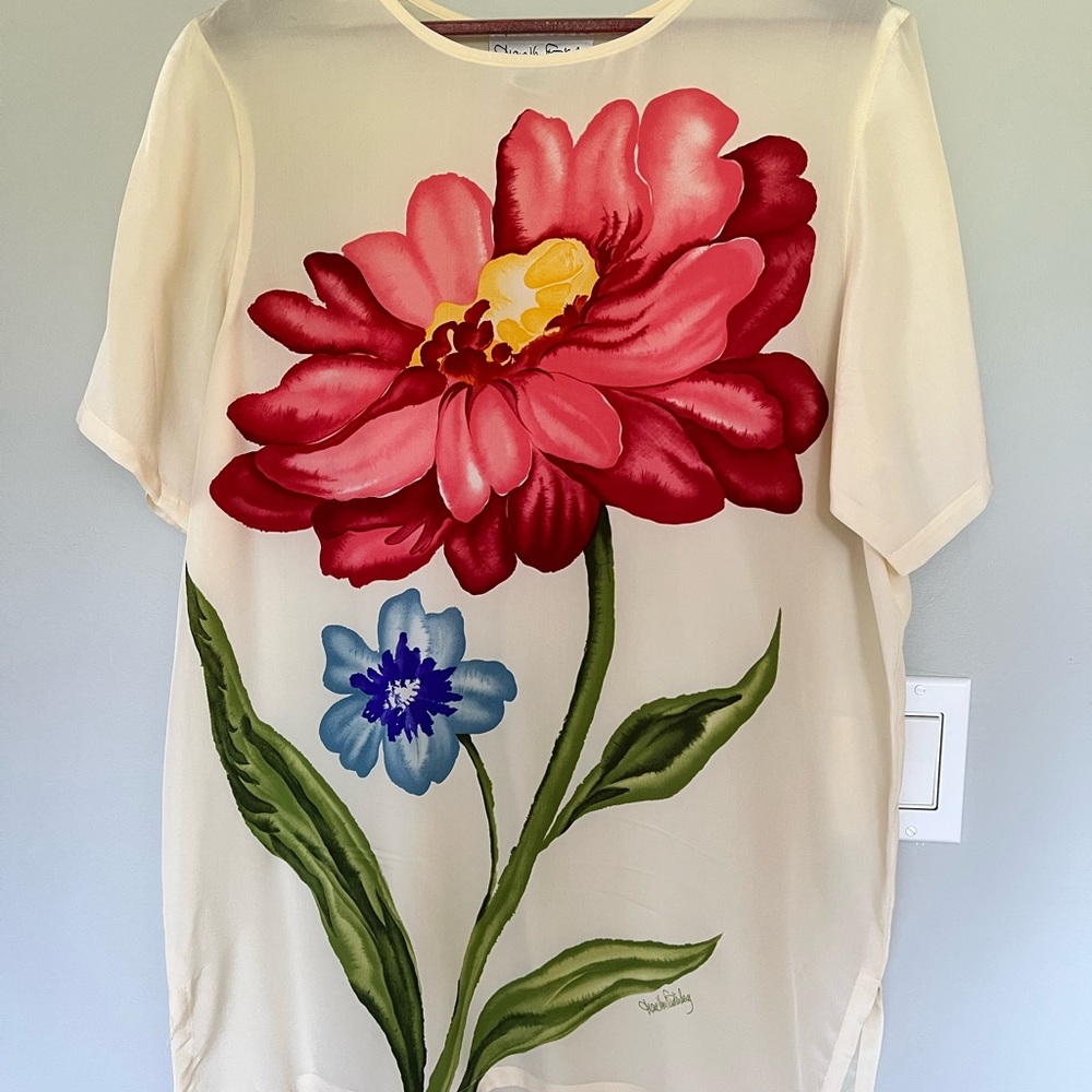 Rare Vintage Silk Diane Von Furstenberg Floral Print Cream T-Shirt
